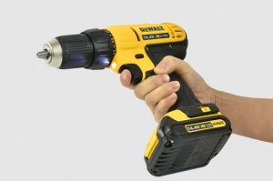 Máy khoan điện không dây 1 may khoan pin DCD734C2 1