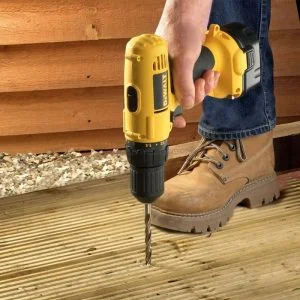 Máy khoan vặn vít động lực Pin 1 may khoan pin dewalt co xuat xu tu nuoc nao co tot khong khoan