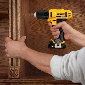 Máy khoan vặn vít động lực Pin 3 may khoan pin dewalt co xuat xu tu nuoc nao co tot khong khoan go