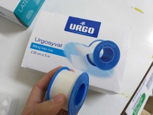 Băng Urgo kích thước 2,5cm x 5m