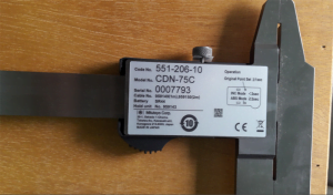 Thước cặp điện tử 0-750mm/0.01 Mitutoyo 551-206-10