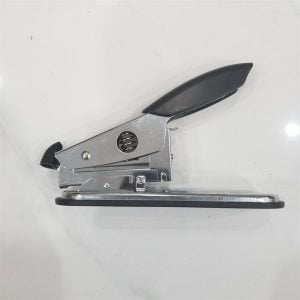 Dập ghim to Deli 0397 dập 50 trang