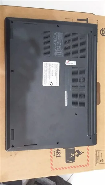 Máy tính xách tay Lenovo Thinkpad E480 (20KNS0EG00)/intel Core i5-8250U (1.6Ghz/6MB)/ Ram 4GB DDR4/ 256GB SSD SATA/ Intel HD Graphics/ 14inch HD/ FPR/ 3 Cell/ No OS/ 1Y 2 5a39b1914e3b49399d9eb31f5ddc70cd