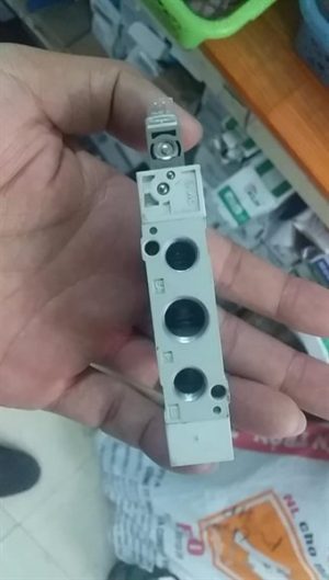 819b9b7f8da04f3b83ebf38c7d711b5d