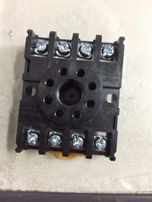 Đế dùng cho rơ le PF083A-L BY OMZ