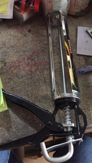 Súng bắn keo silicon inox