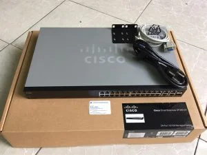 Switch 24 port Cisco SF300-24 10/100Mbps