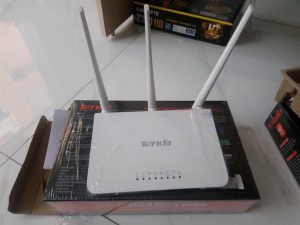 Bộ phát không dây Tenda F3 - 3 Râu, 300Mps