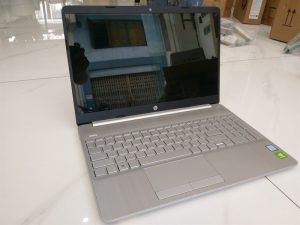 Laptop HP 15s-du0041TX, Core i7-8565U(1.80 GHz,8MB),8GB RAM DDR4,1TB HDD,DVDRW,NVIDIA GeForce MX130 2GB,15.6'' HD,Wlan ac +BT,3cell,Win 10 Home 64,Silver,1Y WTY_6ZF66PA