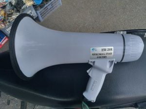 Loa nén cầm tay kèm mic HW20R