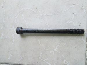 Bu lông lục giác chìm đen M16x120
