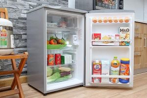 Tủ lạnh AQUA 90L AQR-95AR-SS Màu bạc