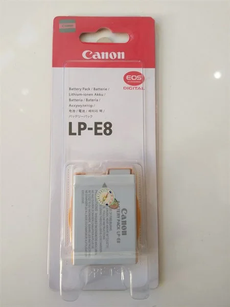 Pin máy ảnh canon 700D LP-E8 4 f3af7535be6445e19e5110a12b3f0567