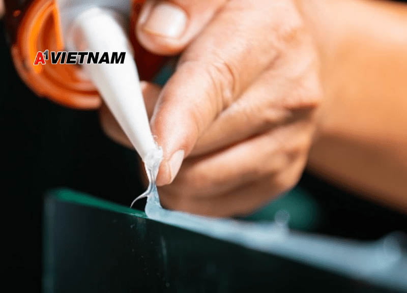 Cần đảm bảo kỹ lưỡng keo silicon thừa để không bị lãng phí keo
