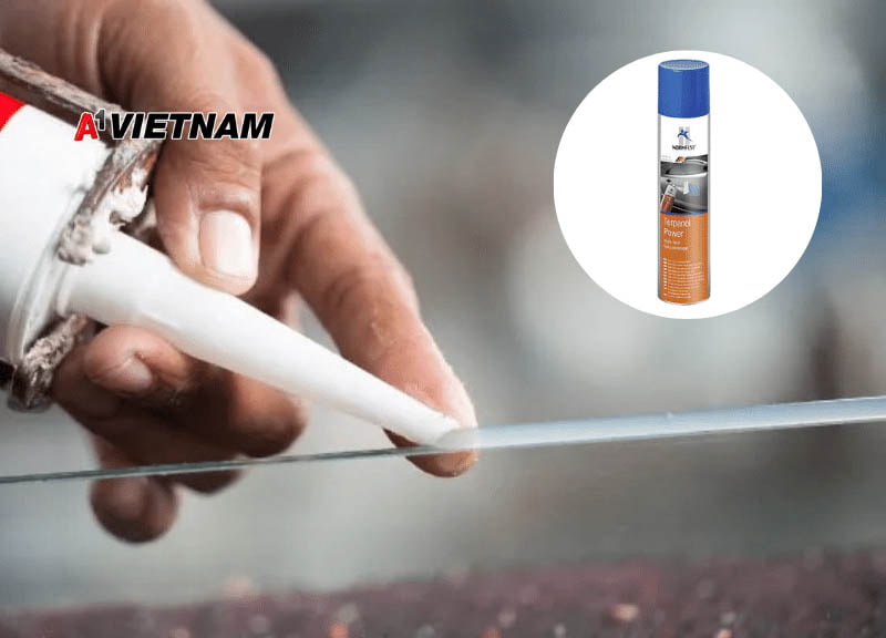 Hóa chất chuyên dụng là một trong những cách pha loãng keo silicon dính trên kính