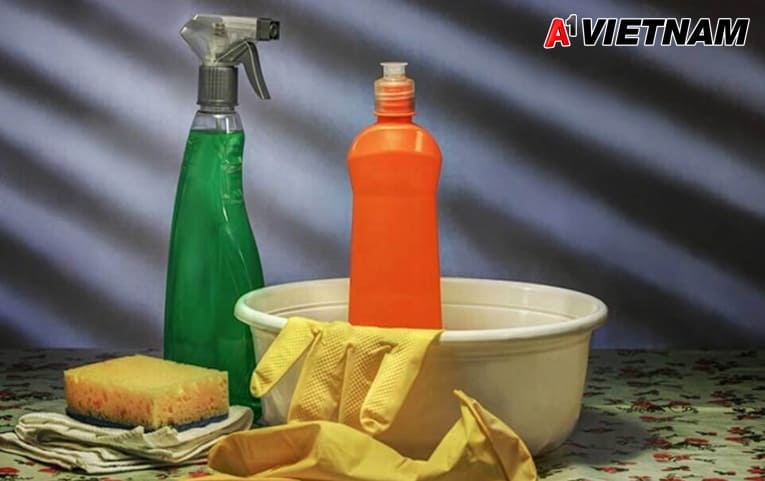 Cách khử mùi keo Silicone 7 Khử mùi keo silicon bằng nước tẩy chuyên dụng