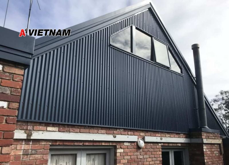 9 Cách Chống Thấm Tường Ngoài Trời Hiệu Quả, Triệt Để 100% 6 Dùng tôn để chống thấm tường ngoài trời