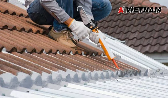 Top 5 cách chống thấm mái ngói đơn giản, hiệu quả, nhanh chóng 4 keo chong tham mai ngoi A1 Viet Nam jpg