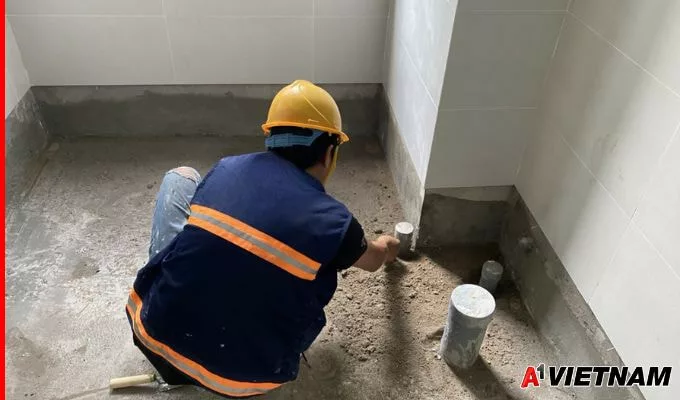 Chống Thấm Nhà Vệ Sinh Bằng Màng Khò Nóng Hiệu Quả 100% 2 chong tham nha ve sinh bang mang kho 1 jpg