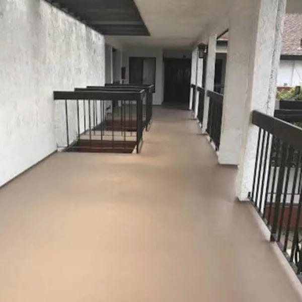 chong tham ban cong jpg