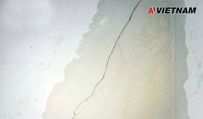 Chống Thấm Tường Nhà Chung Cư Triệt Để 100%, Tiết Kiệm Chi Phí 2 chong tham tuong nha chung cu 1 jpg