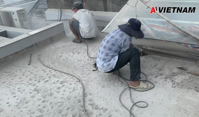 Hướng dẫn cách thi công lưới thủy tinh chống thấm đạt hiệu quả cao 2 cach thi cong luoi thuy tinh chong tham 1 jpg