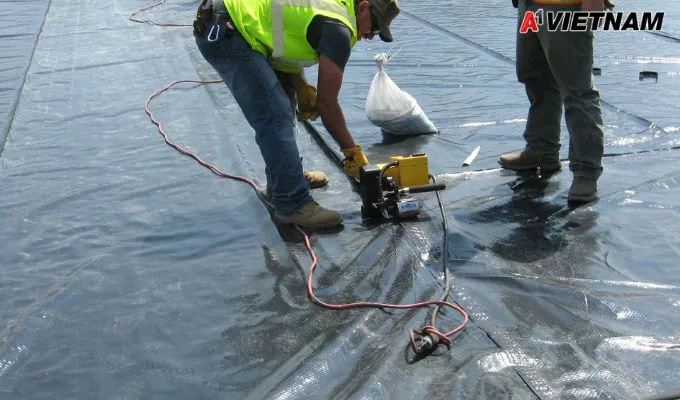 Hướng dẫn cách hàn màng chống thấm HDPE đúng tiêu chuẩn kỹ thuật 2 han mang chong tham hdpe 1 jpg