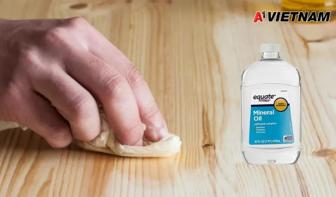 Hướng dẫn cách gỡ keo dán gỗ hiệu quả và an toàn 5 Loại bỏ vết keo trên gỗ bằng dầu khoáng