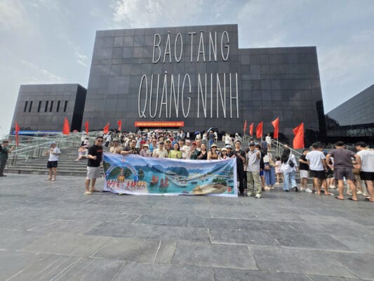 Tập thể cán bộ nhân viên A1 Việt Nam đi du lịch